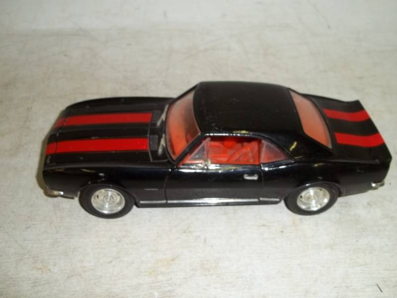 lot 131 image: 118 Scale 1967 Chevy Camaro Z28