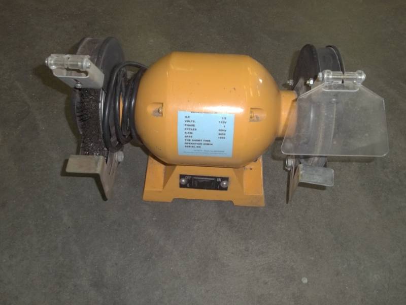 lot 134 image: Bench Grinder