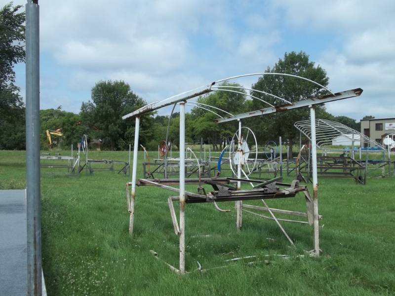 lot 135 image: Steel Boat Lift Shorestation 92 wide with 19 Canopy frame.