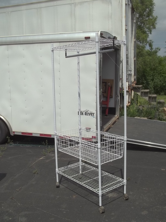 lot 137 image: Laundry Cart