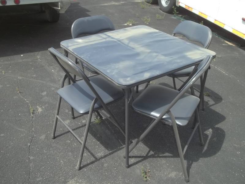 lot 138 image: Folding Table with 4 Chairs
