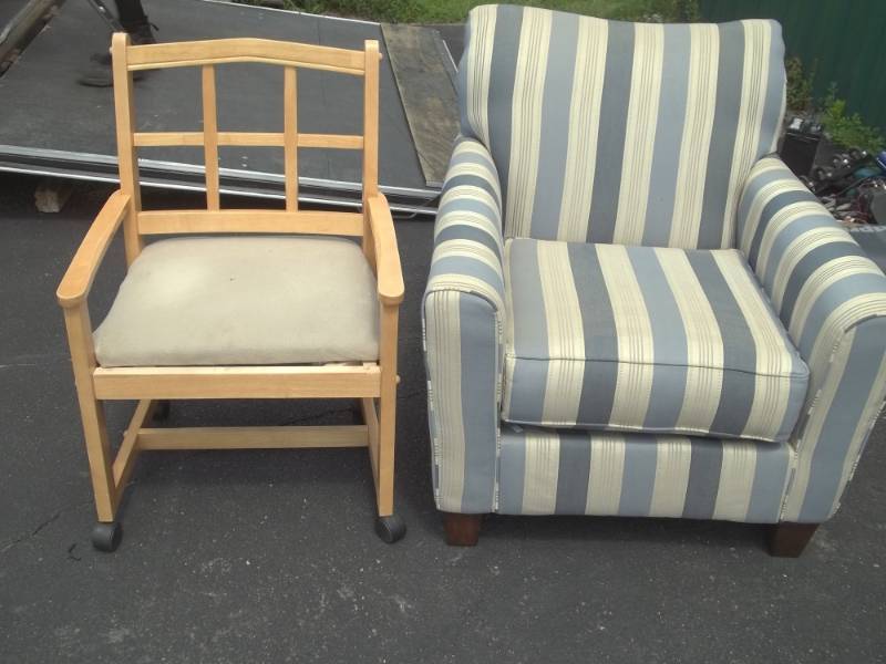 lot 142 image: Pair of Chairs
