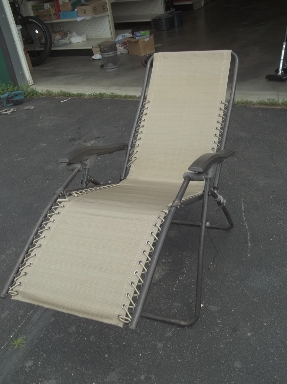 lot 153 image: Lawn Chair