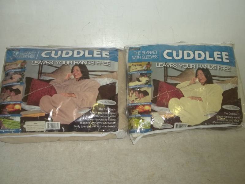 lot 164 image: Pair of Cuddle Blankets