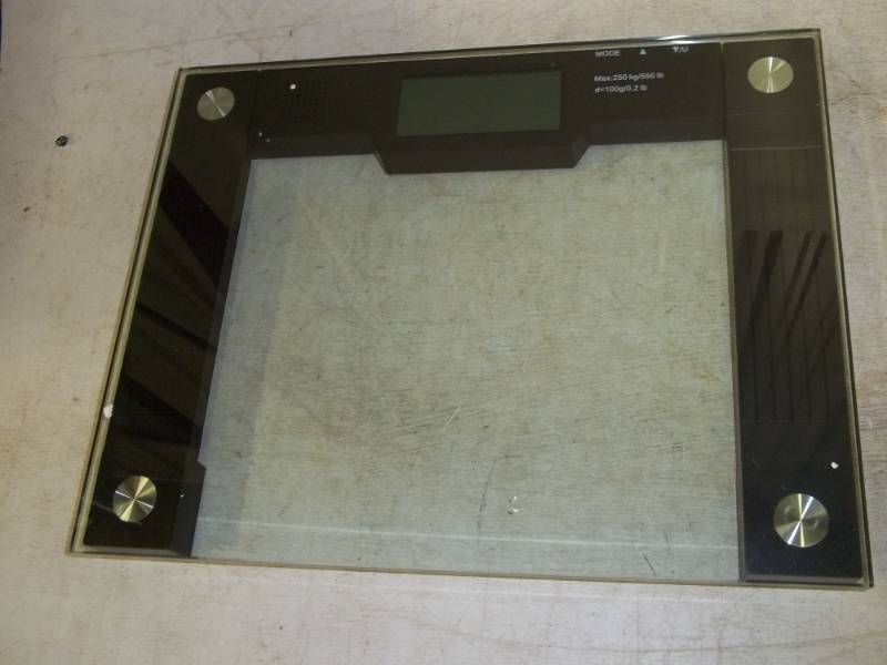lot 171 image: Talking Scale