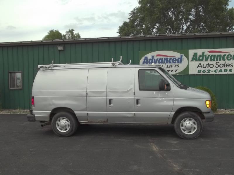 lot 5 image: 2006 Ford Econoline Van