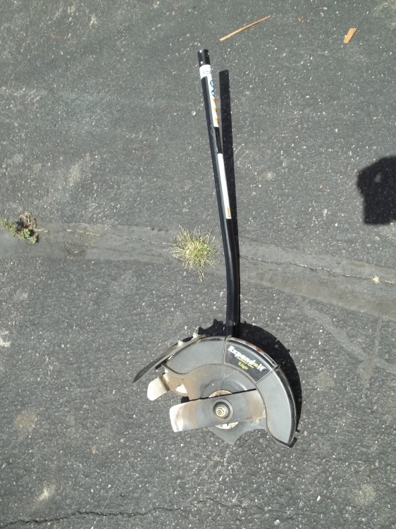 lot 224 image: Home Lite Edger Attachment