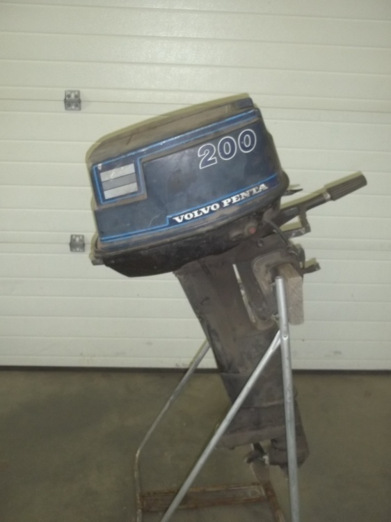 lot 232 image: Volvo Penta 200 Outboard Motor for parts, Stand NOT Included