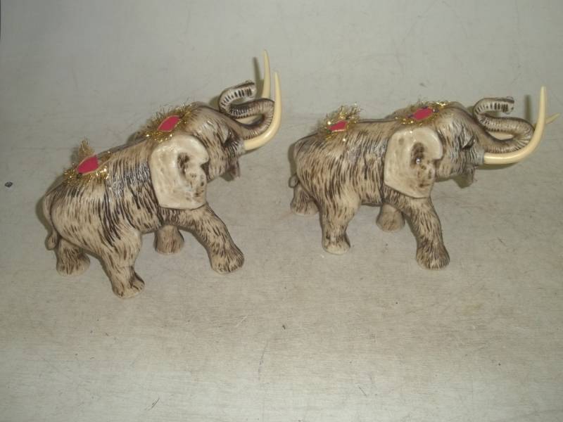 lot 238 image: Pair of Dcor Elephants