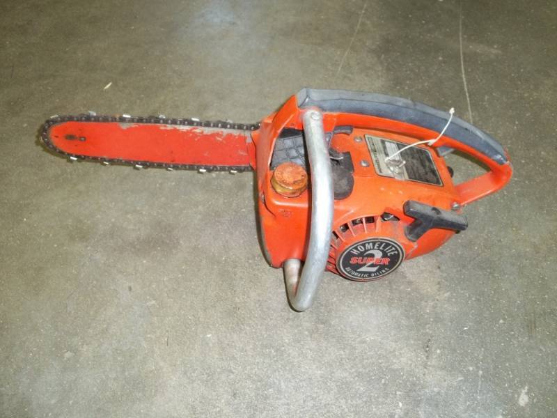 lot 175 image: 10  Homelite Chain Saw