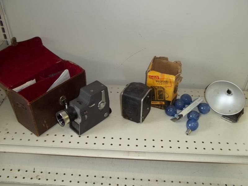 lot 263 image: Vintage Cameras