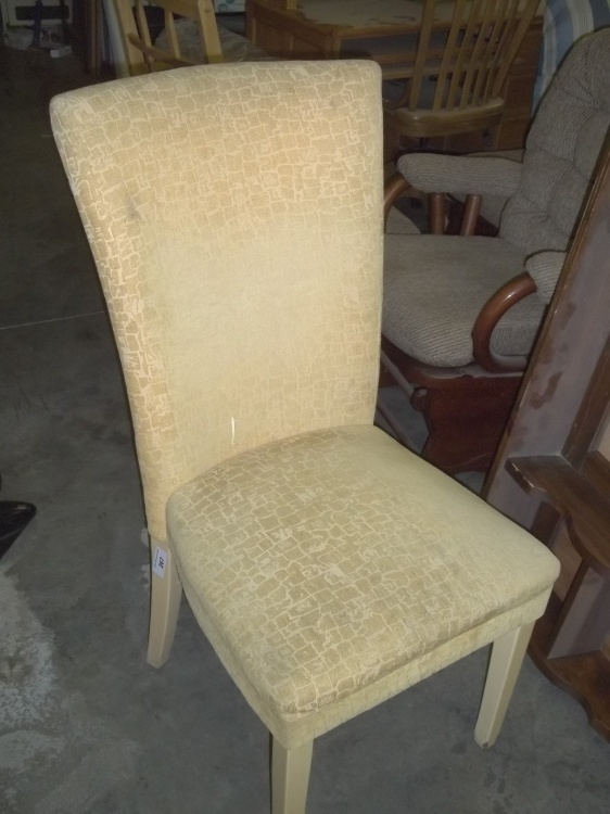 lot 267 image: Vintage Yellow Chair