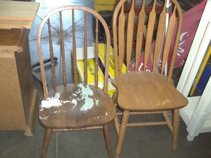 lot 285 image: Pair of Wood Chairs