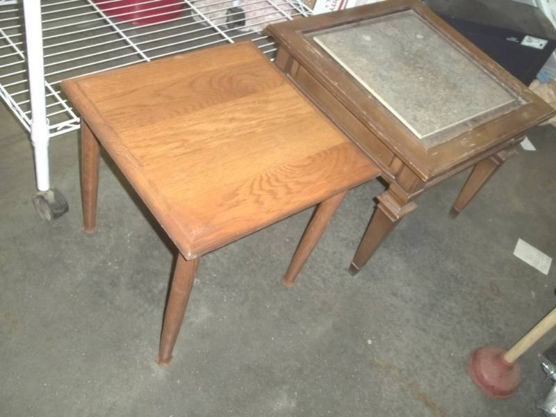 lot 289 image: Pair of Small Tables