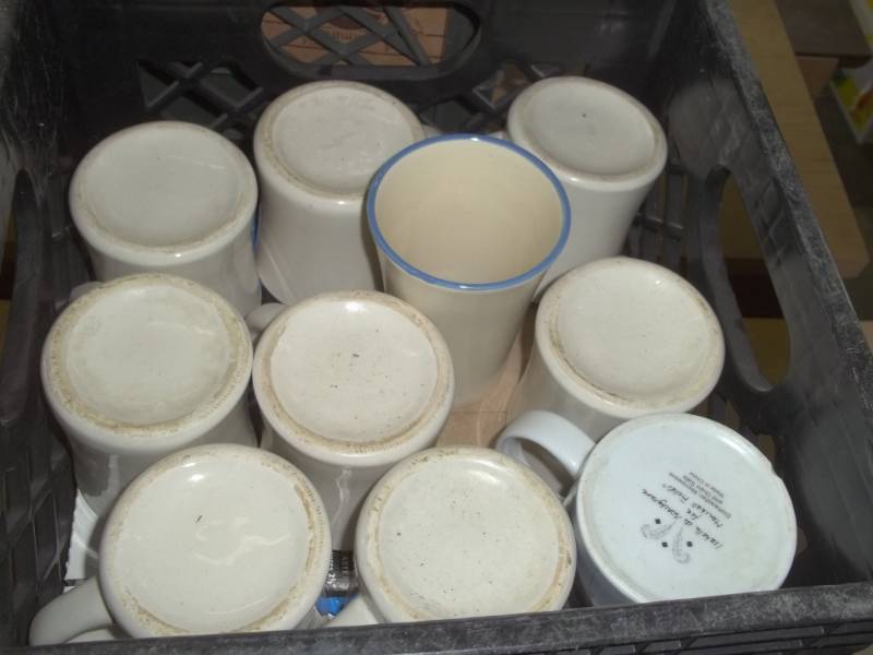 lot 293 image: Crate of Coffee Cups
