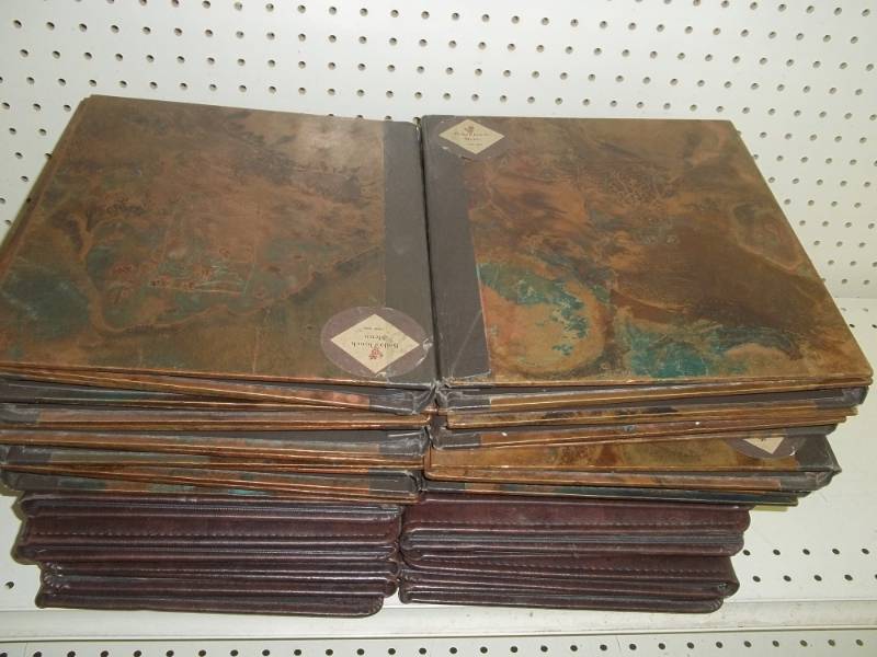 lot 319 image: 24 Menu Books