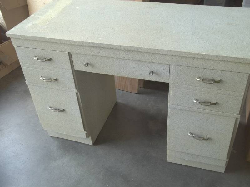 lot 339 image: Desk