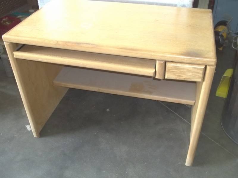 lot 340 image: Desk