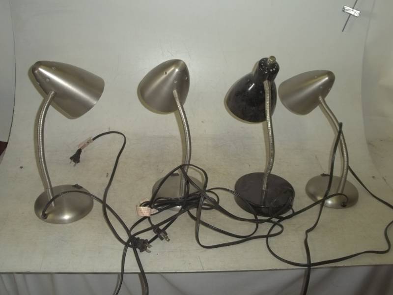 lot 345 image: 4 Desk Lamps
