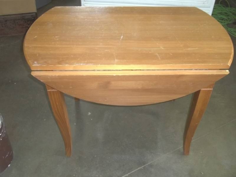 lot 349 image: Kitchen Table