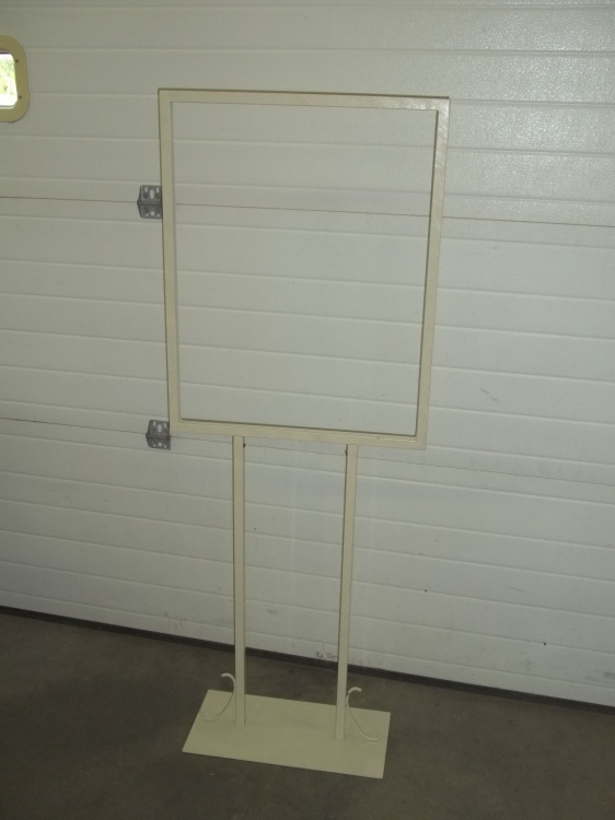 lot 359 image: Sign Holder