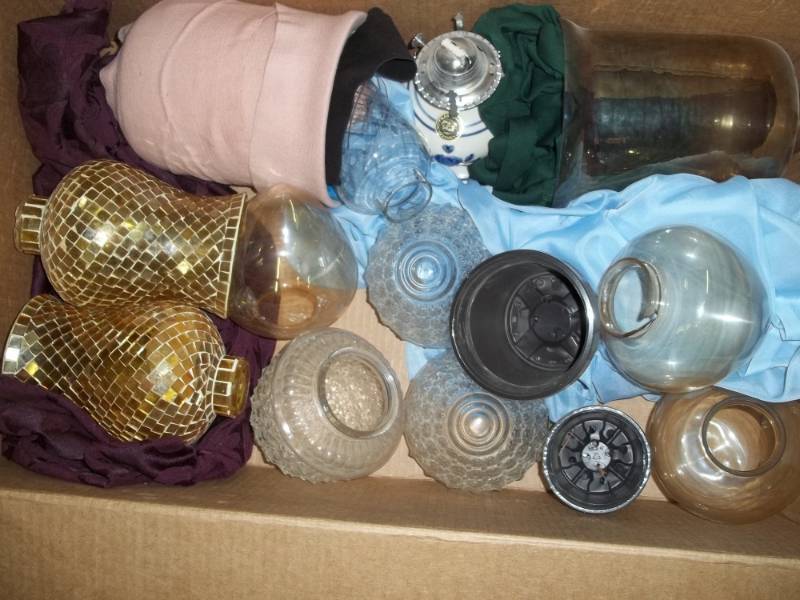 lot 374 image: Assorted Glass Light Globes