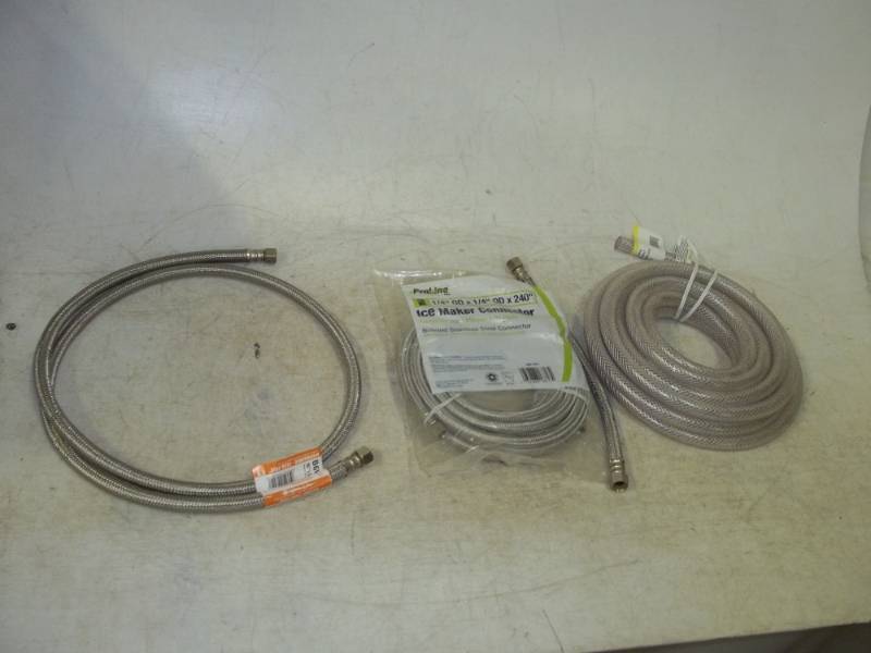 lot 389 image: Plumbing Hoses