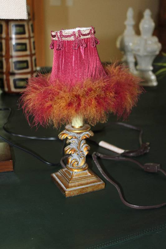 lot 74 image: Table Lamp