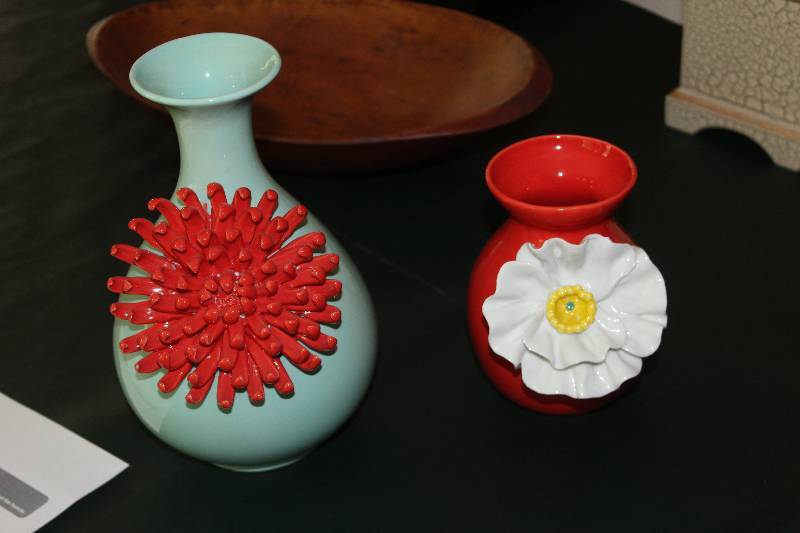 lot 78 image: Lot of (2) Decorative Vases