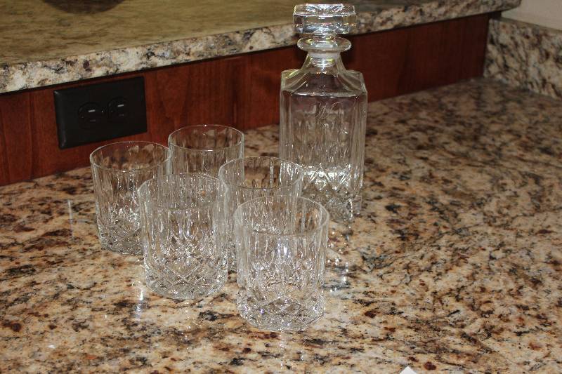lot 136 image: Lot of (6) Glassware Includes 1) Decanter, 9in. Tall AND 5) Cups, 3.5in. Tall