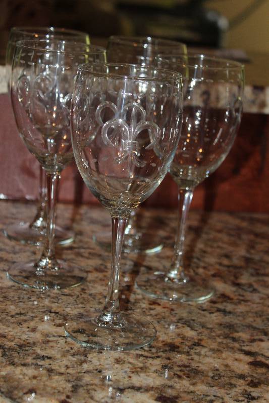 lot 137 image: Lot of (5) 8in. Wine Glasses
