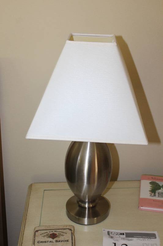 lot 29 image: Lot of (2) Table Lamp