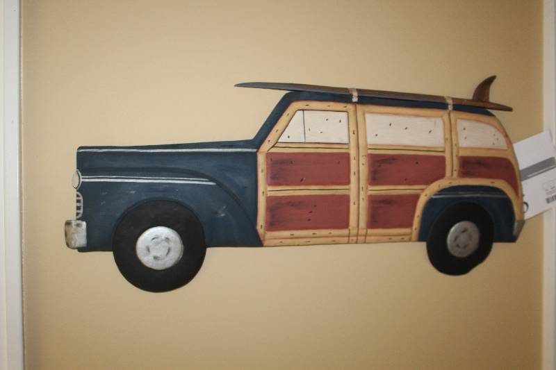 lot 25 image: Woody Panel Van w Surfboard Wall Art