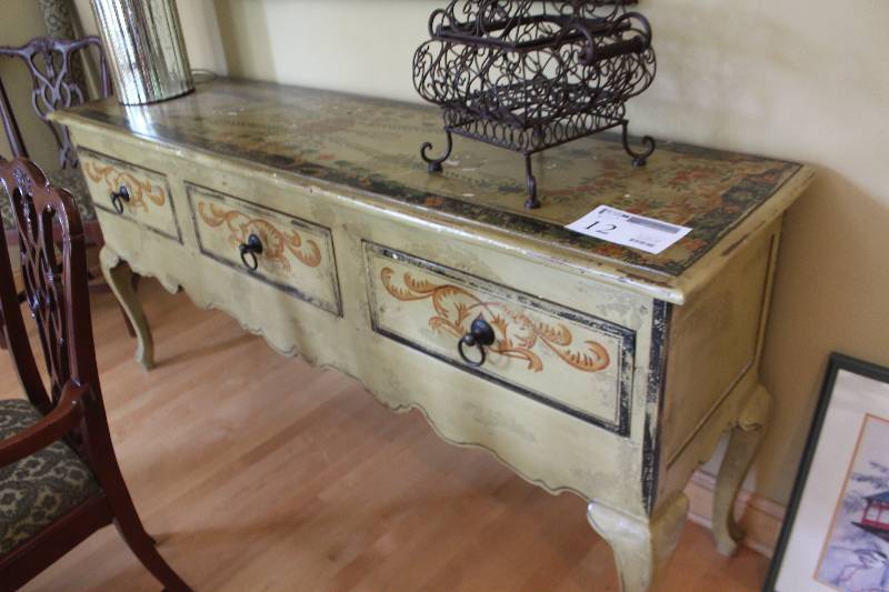 lot 12 image: 3-Drawer Couch Table