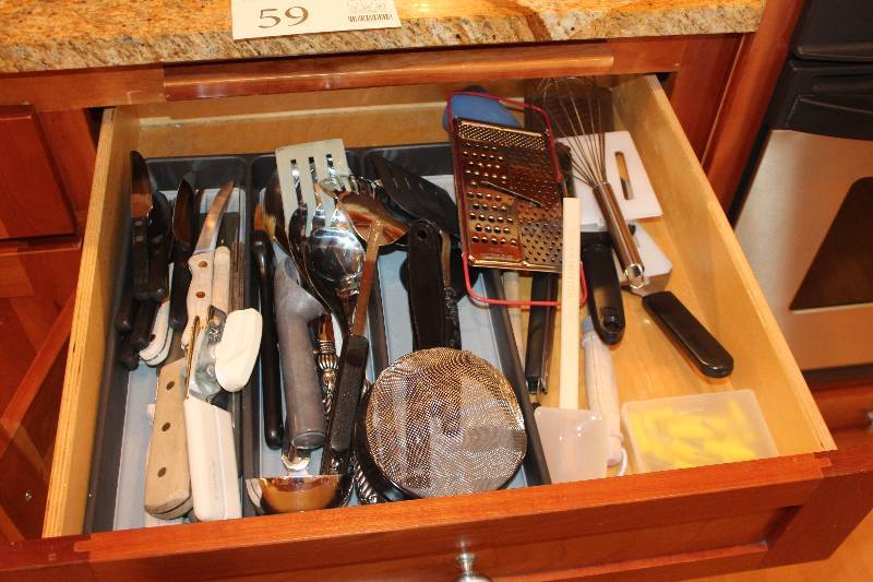 lot 59 image: Cooking Utensils, Knives