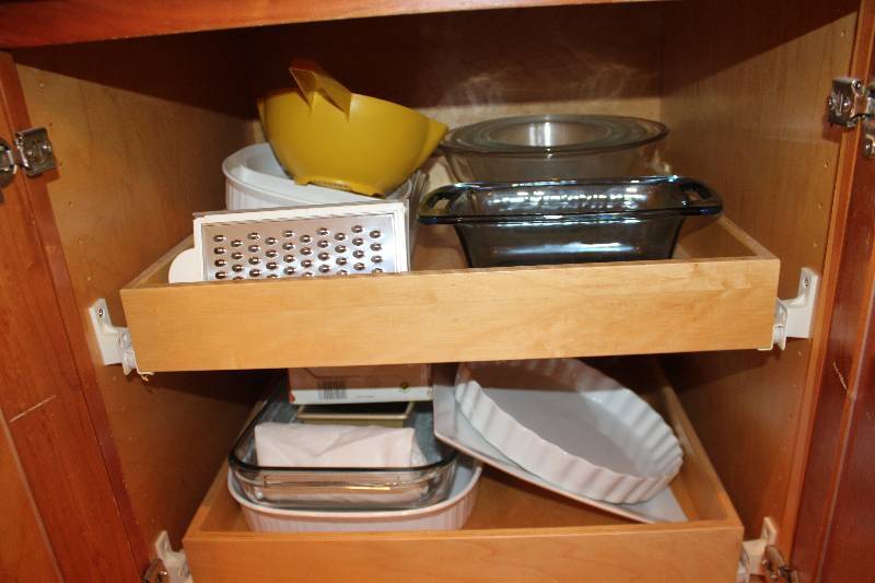 lot 61 image: Glass Bakeware, Strainers, Graters