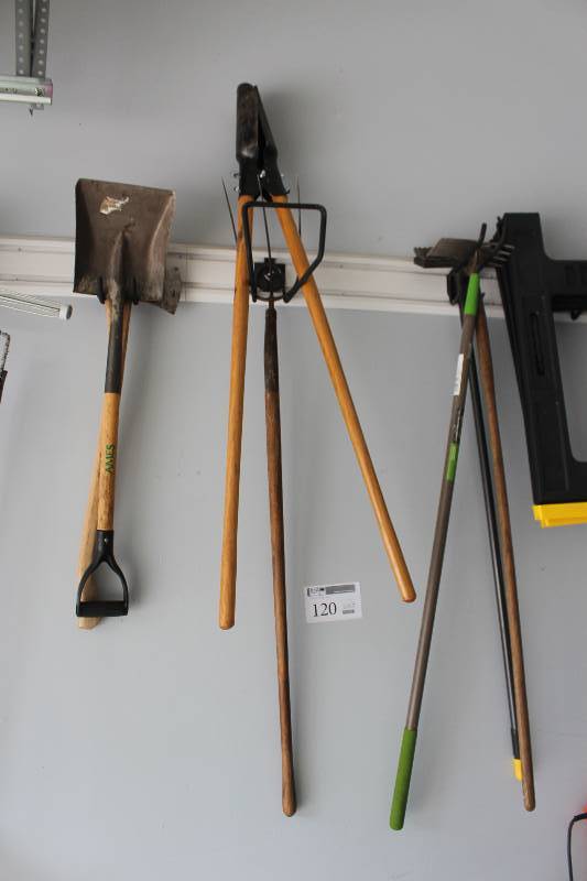 lot 120 image: Shovel, Loppers, Trimmers, Yard Tools