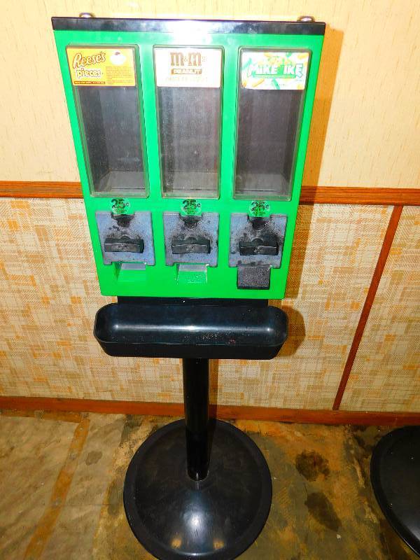 CANDY VENDING MACHINES