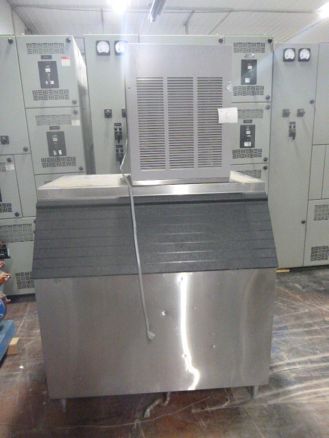 lot 6 image: Scotsman Ice Maker