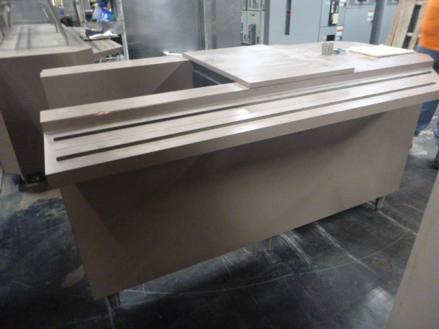 lot 26 image: Cafeteria Style Serving Table