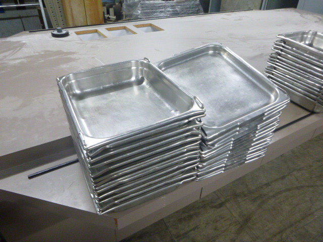 lot 28 image: Half Size Steam Table Pans