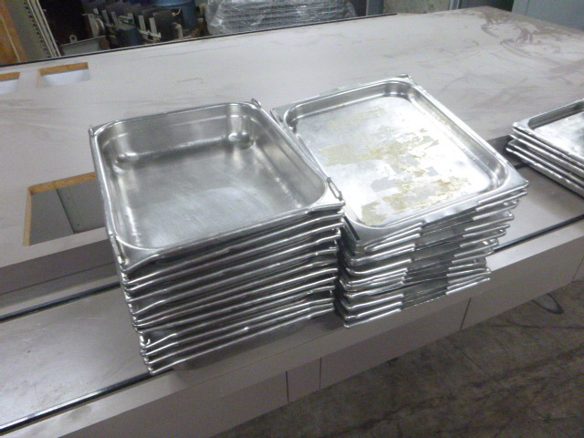 lot 29 image: Half Size Steam Table Pans