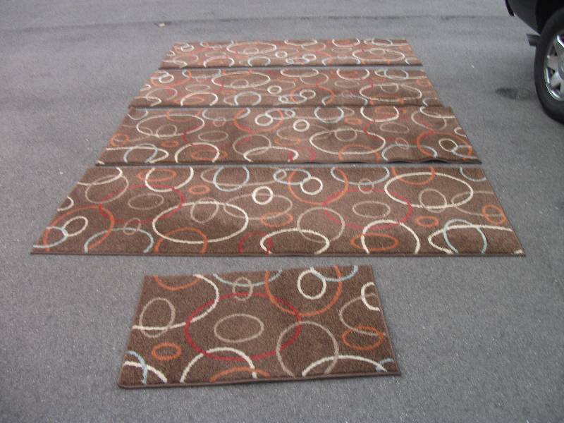 lot 2 image: World Rug Traders Lara Collection 4-Runners 31x91, 1- 24x39
