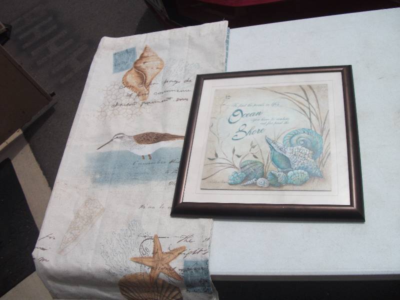 lot 22 image: Ocean Print Shower Curtain & Sea Shell Picture