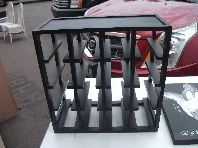lot 32 image: Wood Wine Rack