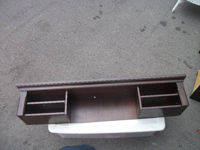 lot 35 image: Cherry Finish Desk Hutch