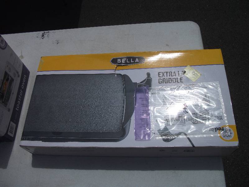 lot 41 image: New In Box Bells Extra Large Griddle