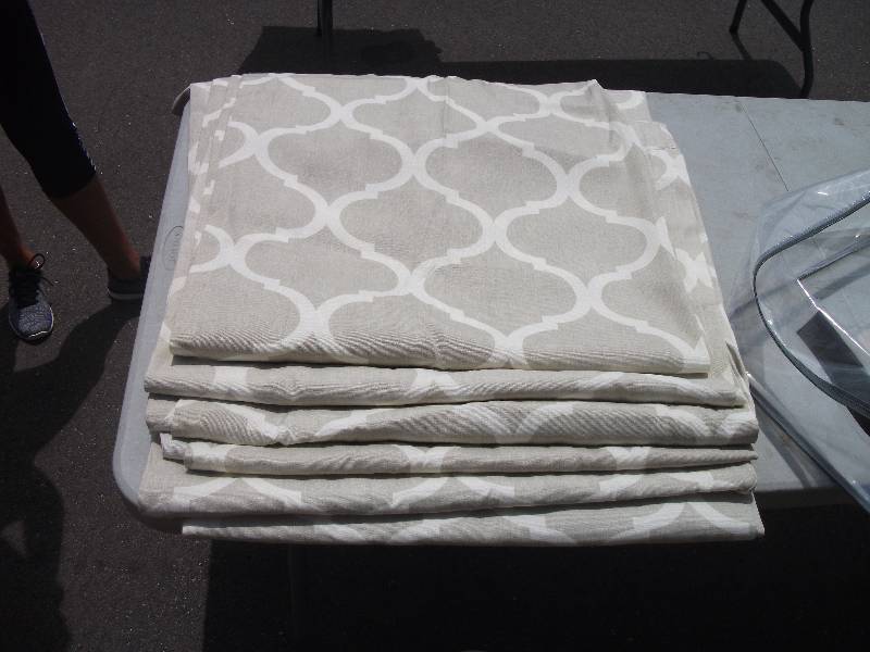 lot 49 image: 6-84 Inch Window Panels