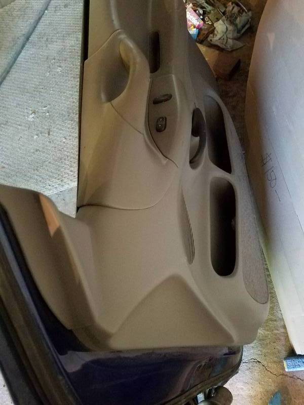 lot 132 image: 1998 F-150 Drivers Door