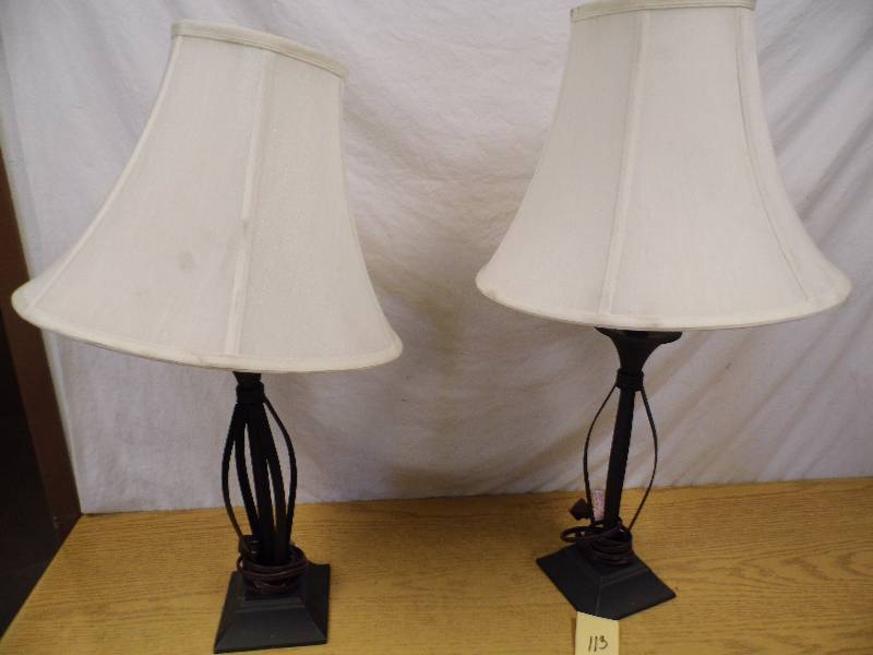 2 Metal Lamps w Shades